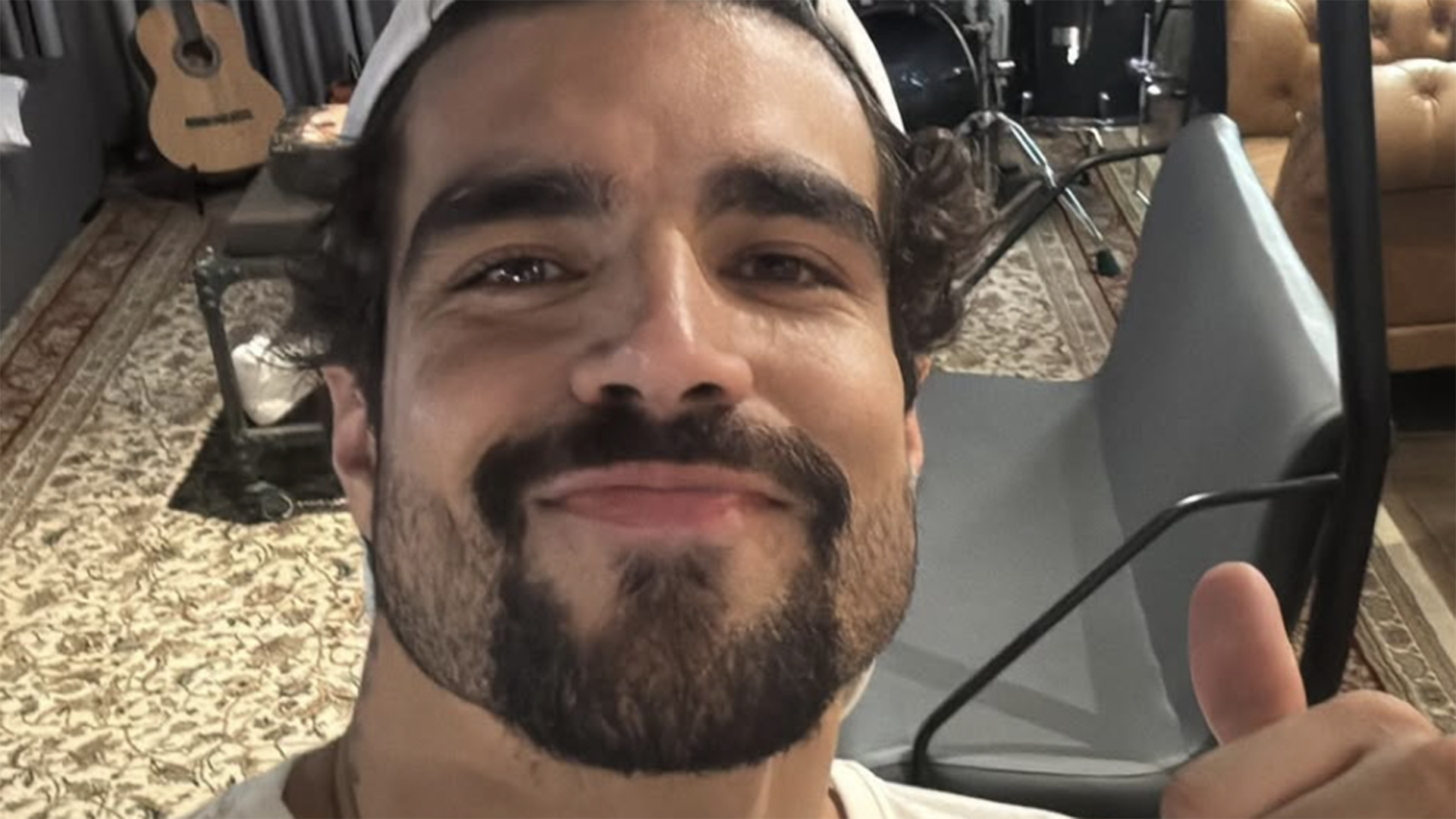 Caio Castro entrega o verdadeiro motivo para sua saída da Globo