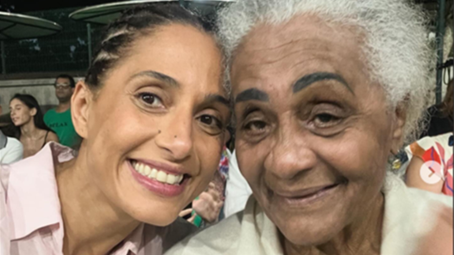 Camila Pitanga detalha relação com a mãe, diagnosticada com transtorno de personalidade