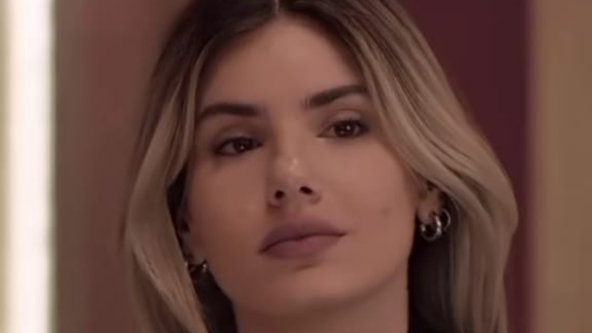 Camila Queiroz abre o jogo sobre pressão estética: ‘Todo mundo me cobra’
