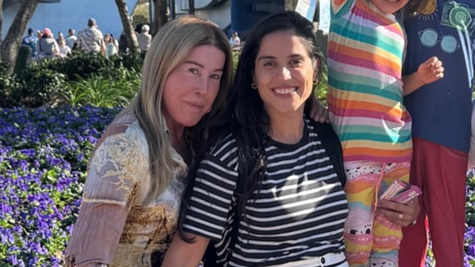 Camilla Camargo mostra passeio com a mãe e os filhos: ‘Dia incrível’