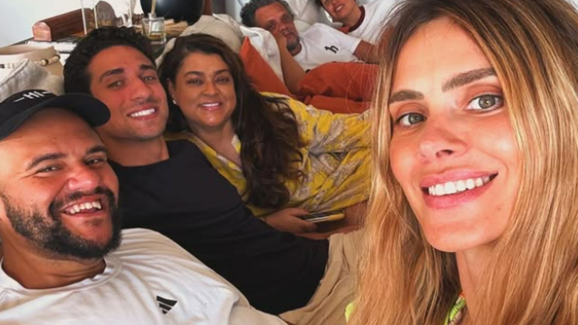 Carolina Dieckmann e Preta Gil celebram dia descontraído entre amigos