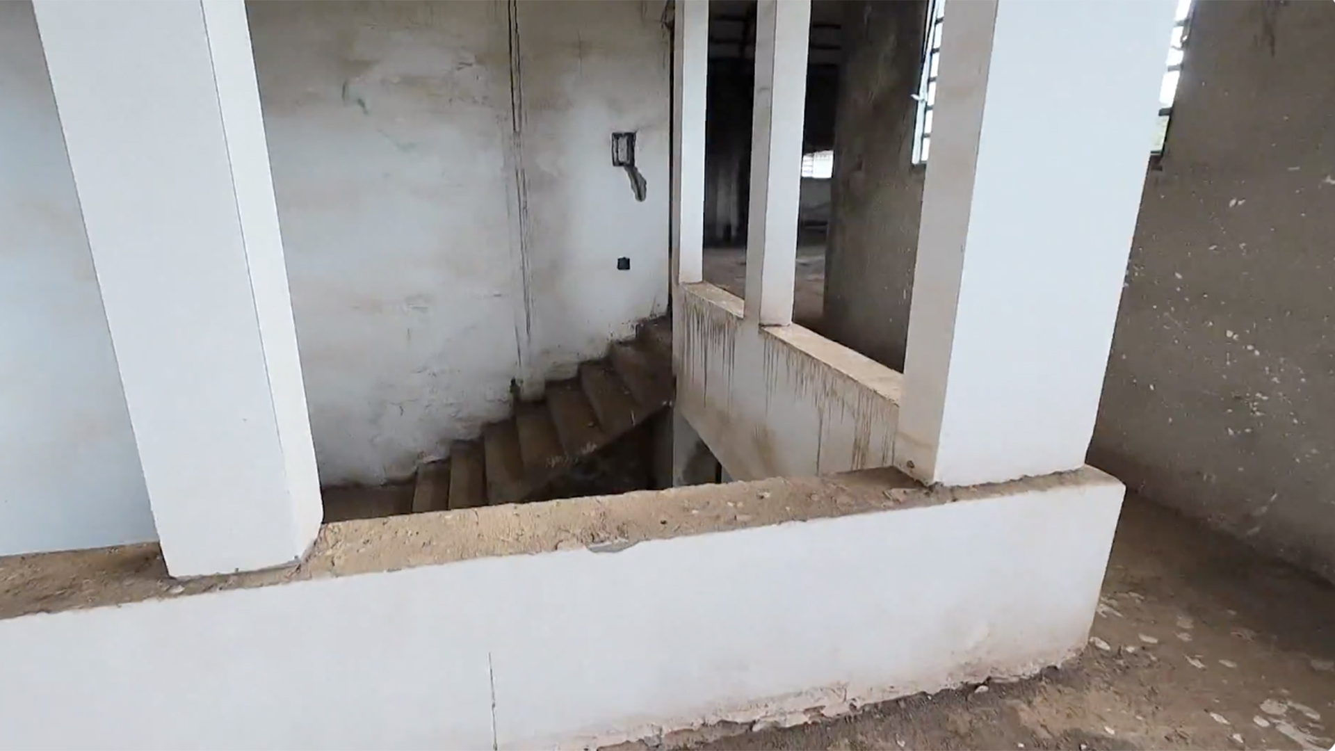 Castelo de José Rico: Veja como é o local por dentro