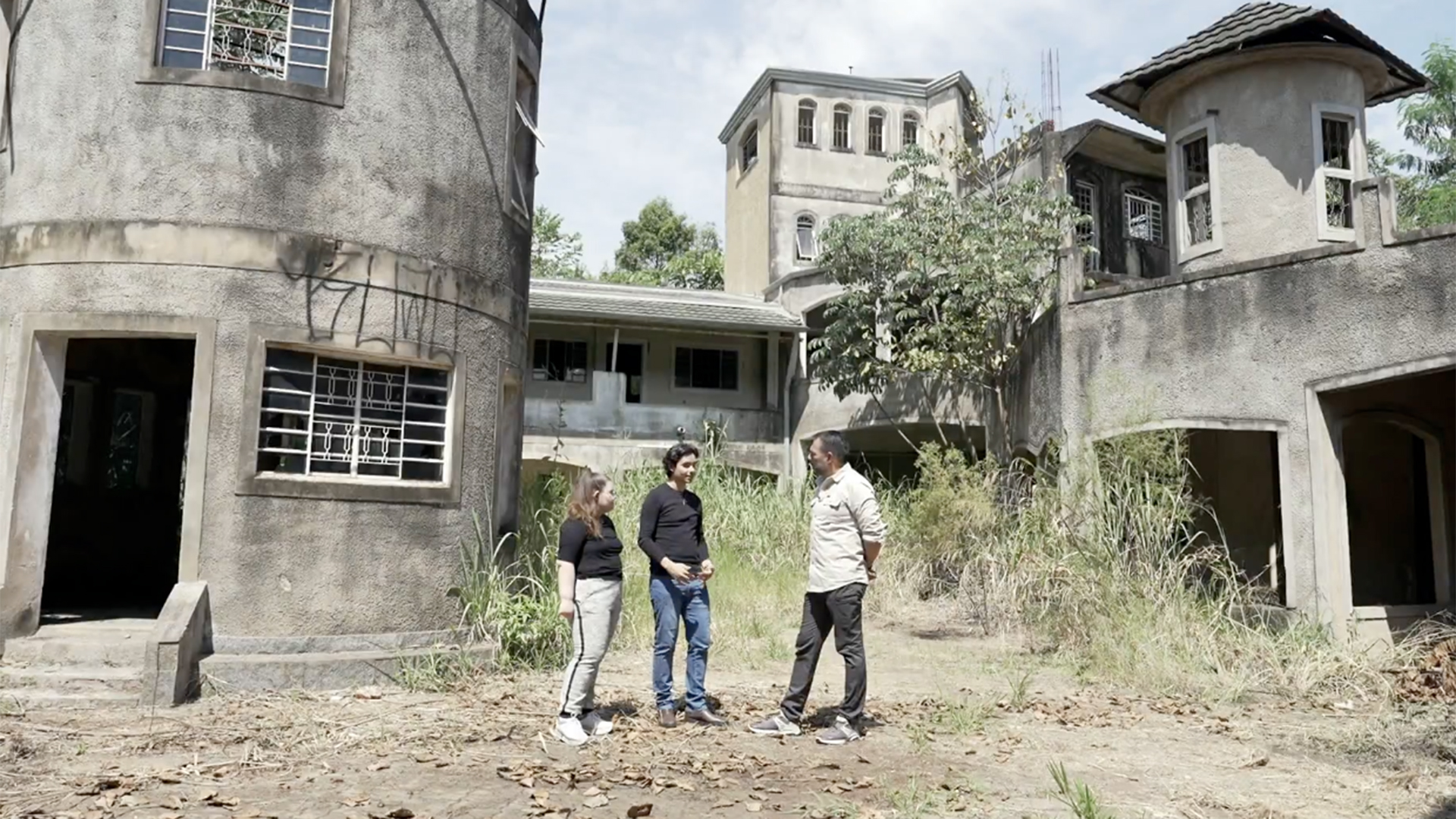 Castelo de José Rico: Veja como é o local por dentro