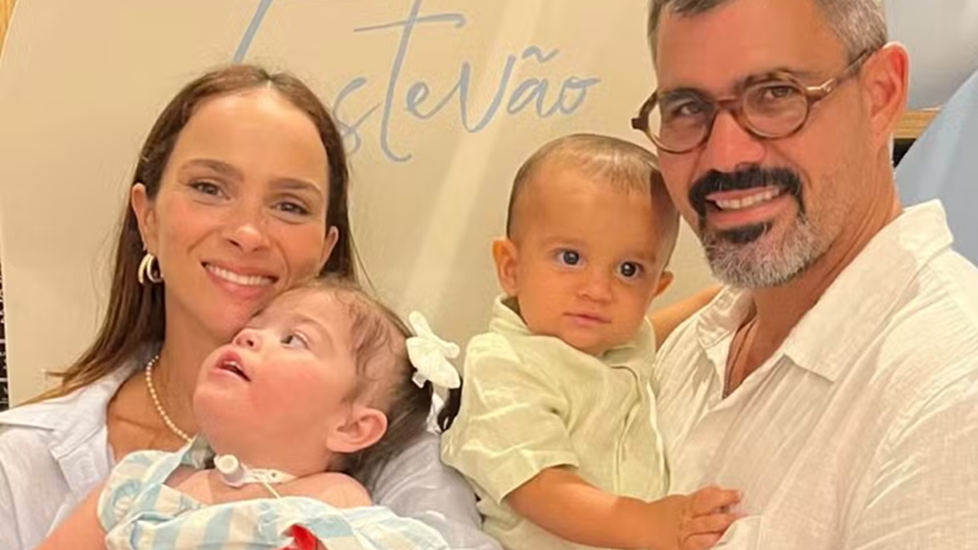 Juliano Cazarré mostra detalhes da festa de aniversário de 1 ano do sexto filho