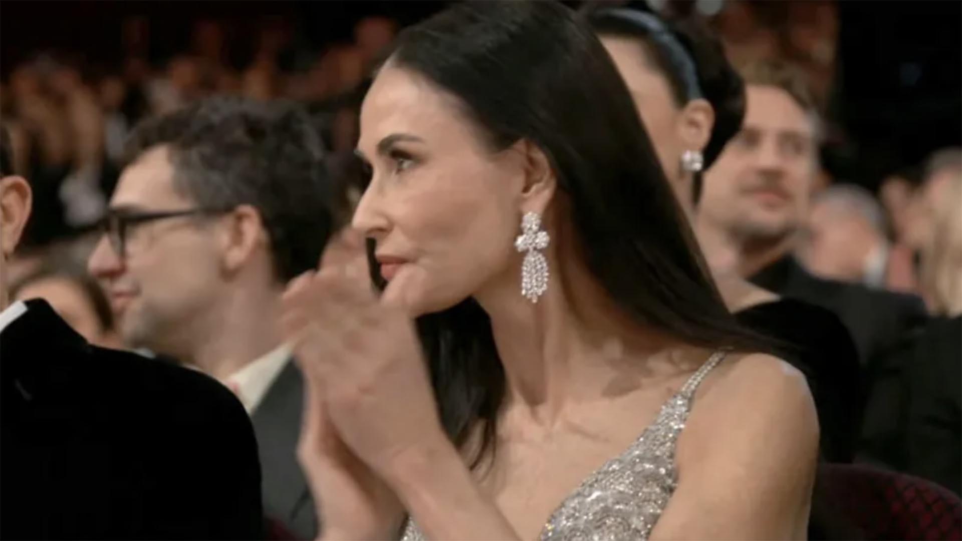 Leitura labial revela o que Demi Moore disse ao perder o Oscar para Mikey Madison