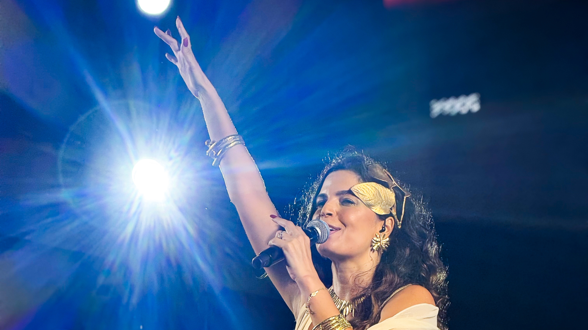 Emanuelle Araujo retorna a Salvador e vive maratona intensa: ‘Carnaval inesquecível’