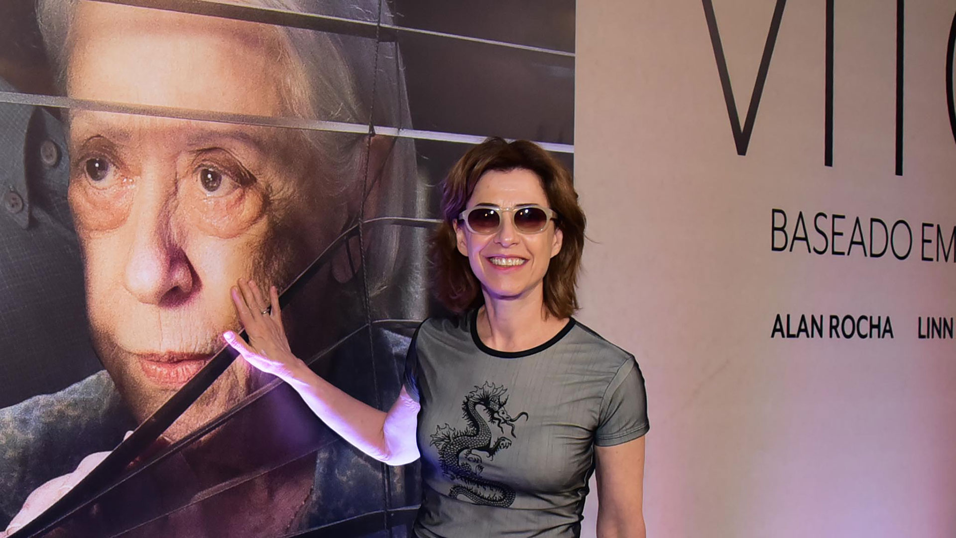 Fernanda Torres prestigia a mãe Fernanda Montenegro em pré estreia