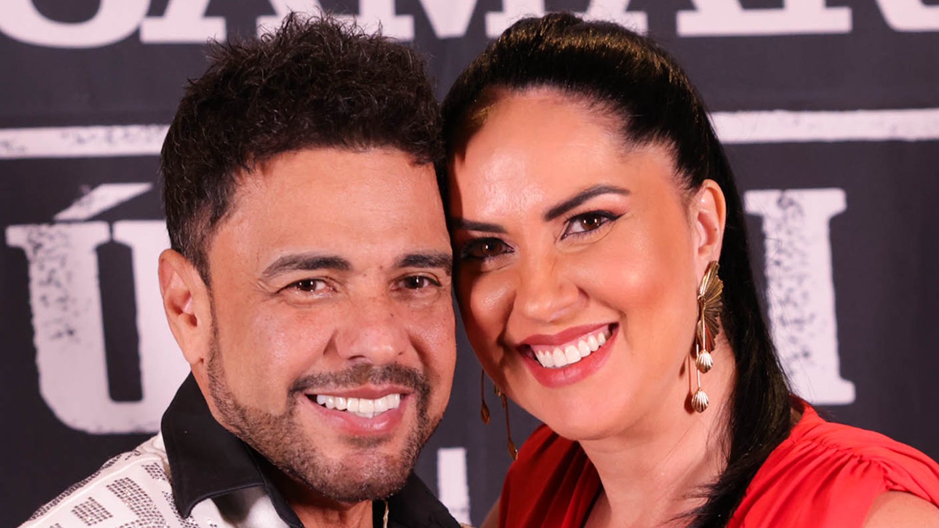 Graciele Lacerda escolhe look com decote para ir ao primeiro show de Zezé Di Camargo após dar à luz