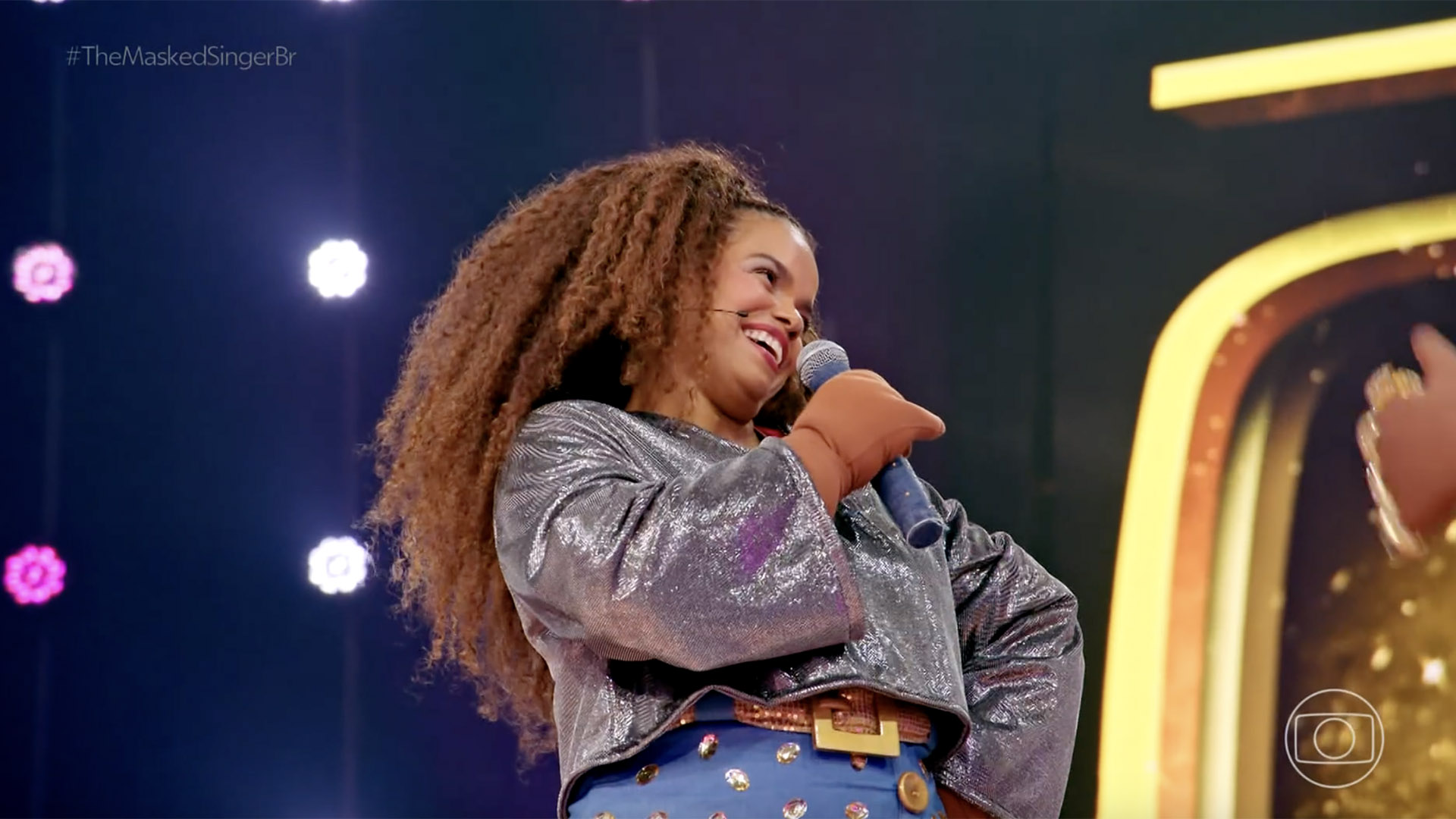 Jennifer Nascimento era Sol no The Masked Singer Brasil - Foto: Reprodução / Globo