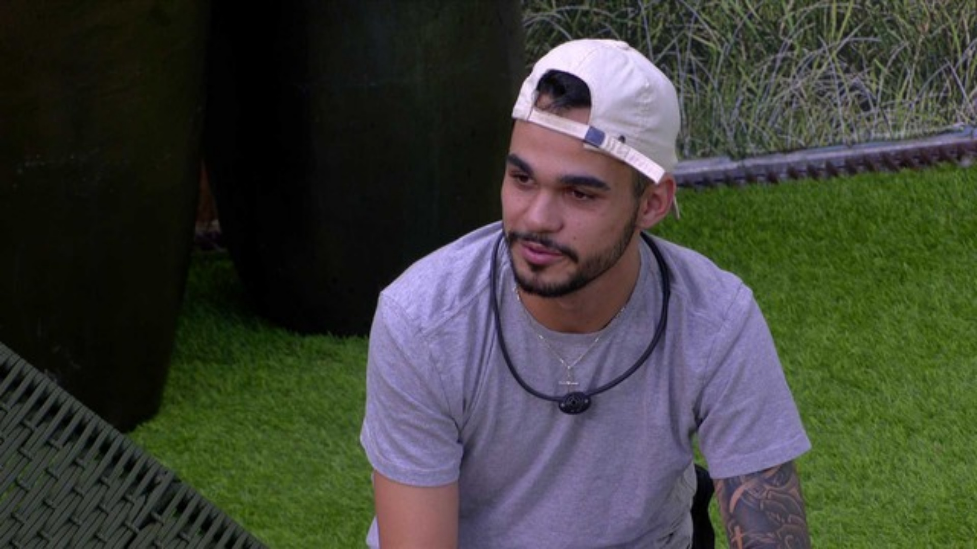 BBB 25: João Pedro critica comportamento de sister: ‘Não abraça ninguém’