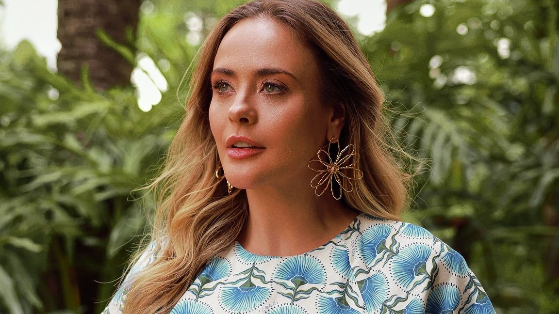 Juliana Silveira chega aos 45 repleta de fé e recebe nova fase com coragem: ‘Muita vida pela frente’