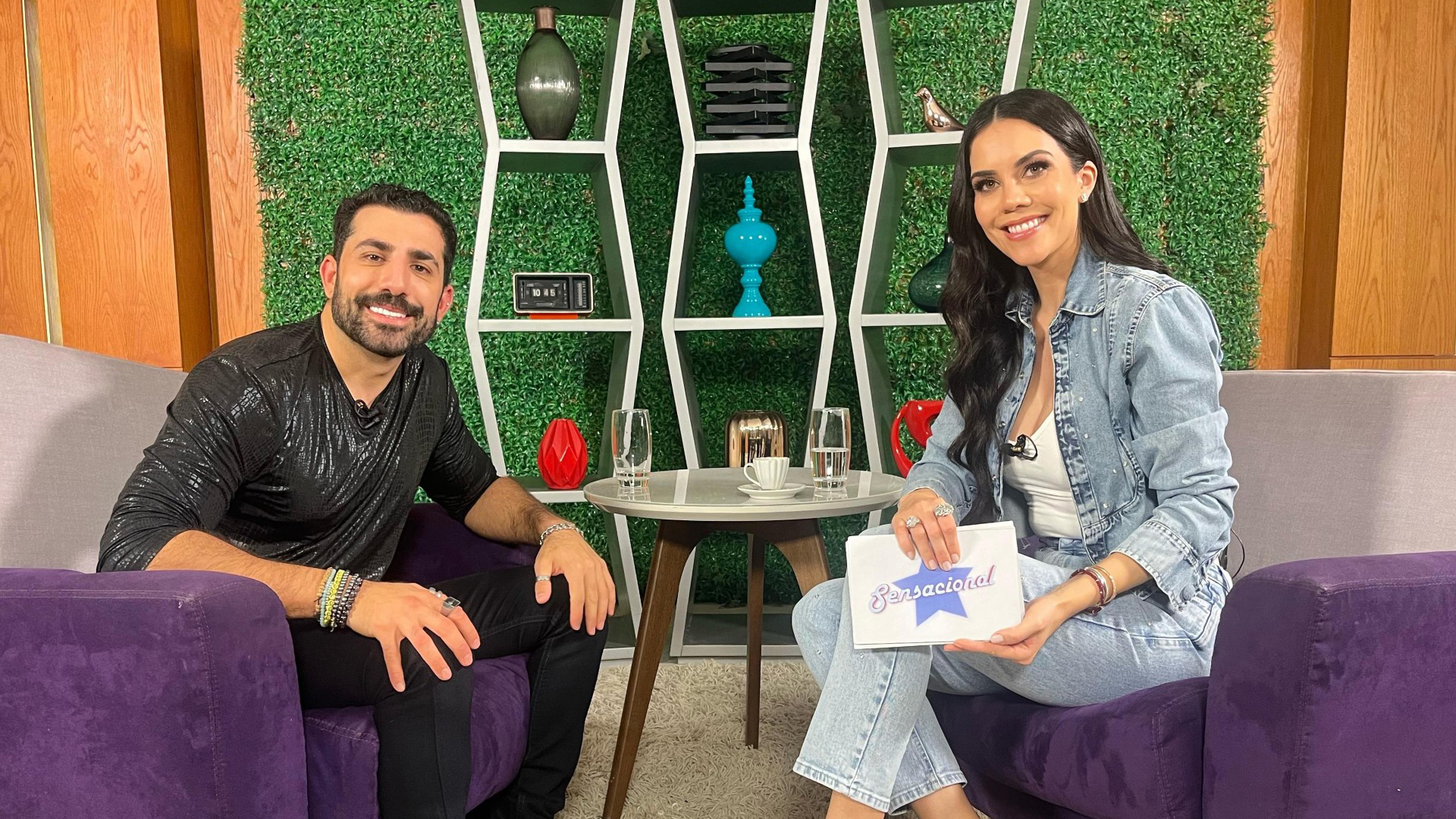 Kaysar faz previsão para o futuro de Daniela Albuquerque ao ler a borra de café