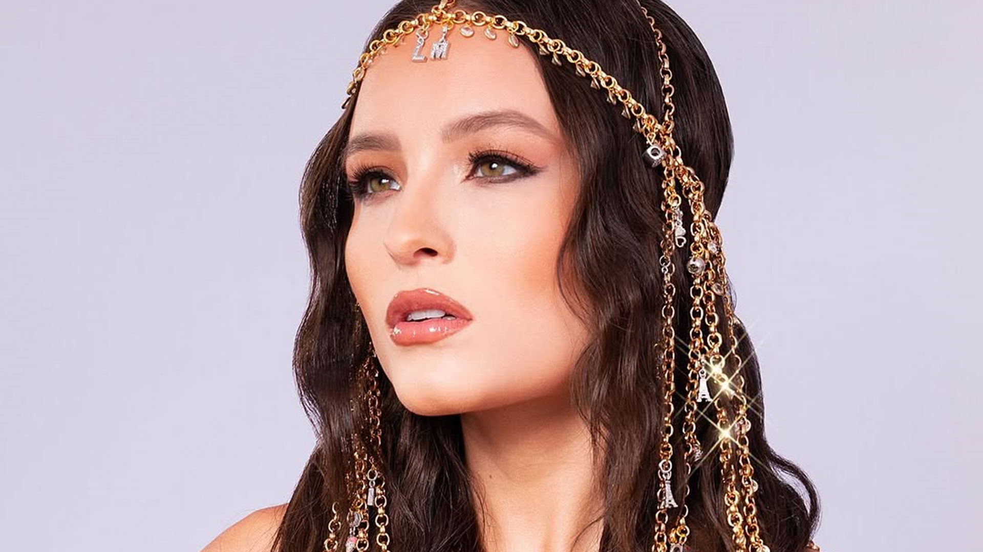 Larissa Manoela arrasa com mais um look de Carnaval: ‘Pronta’
