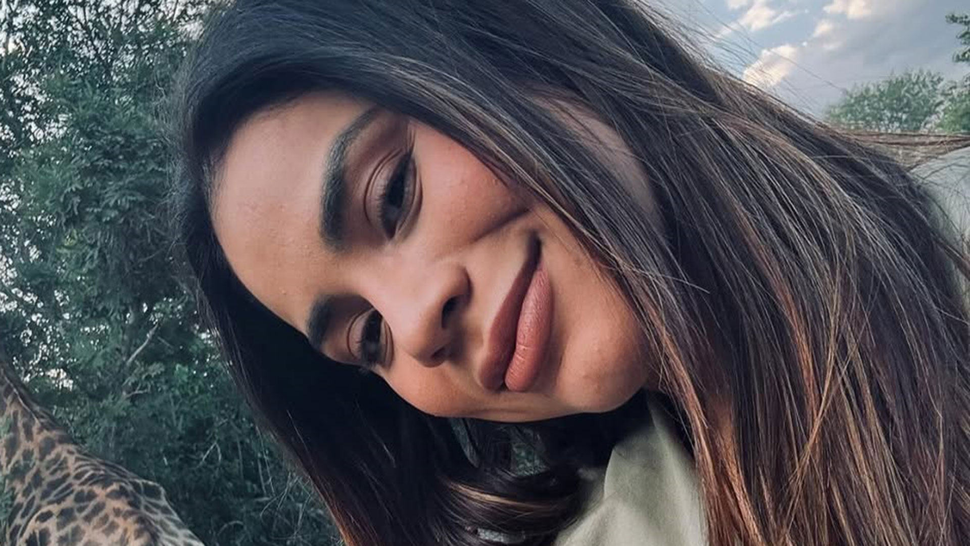 Cantora Lexa mostra cuidados após cesárea nas redes sociais