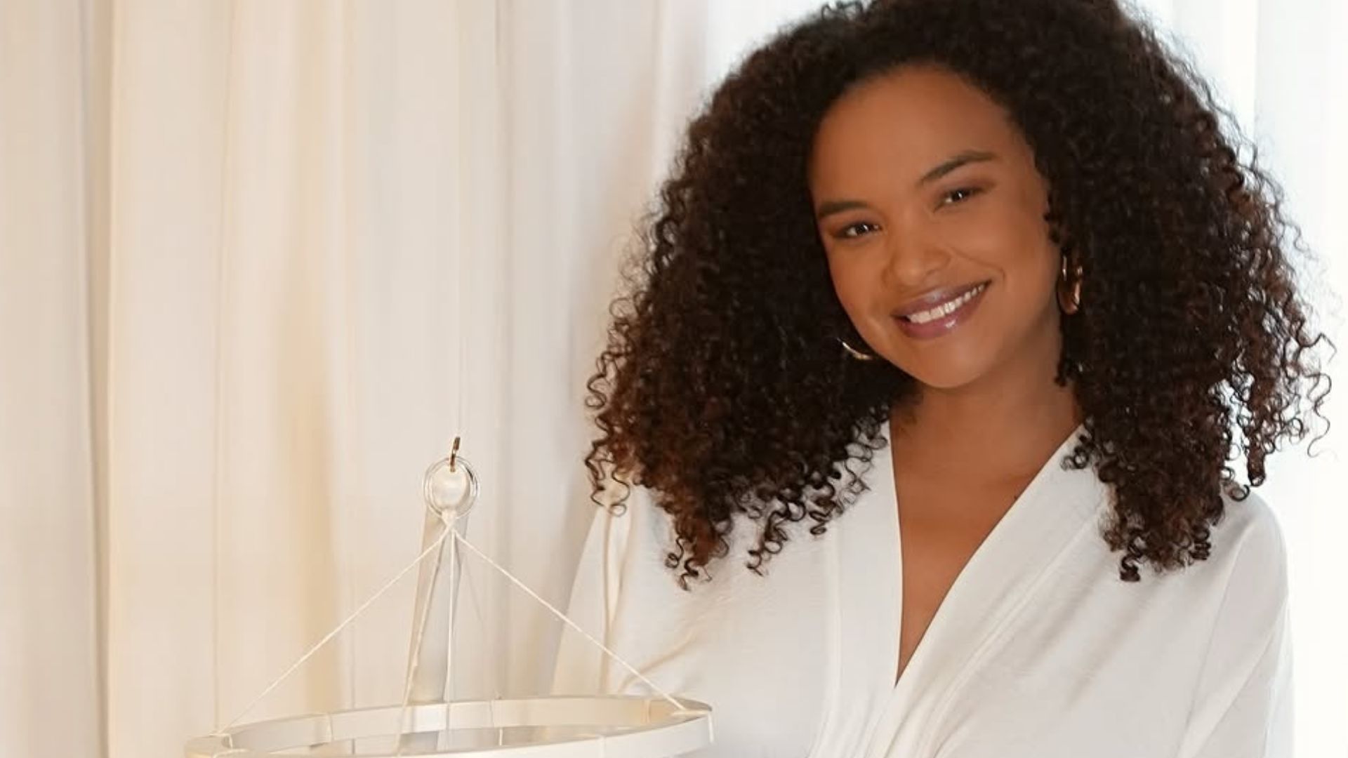 Lucy Ramos encanta ao mostrar os detalhes do quarto da filha