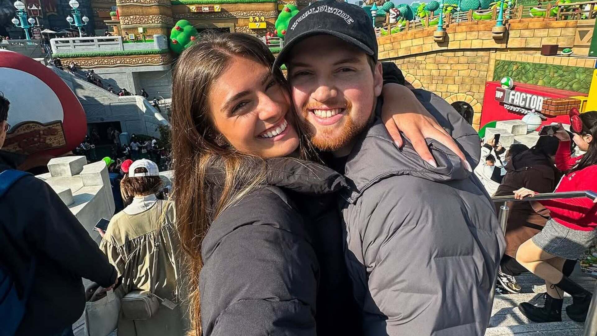 Luma Cesar visita parque temático com o esposo no Japão; veja as fotos