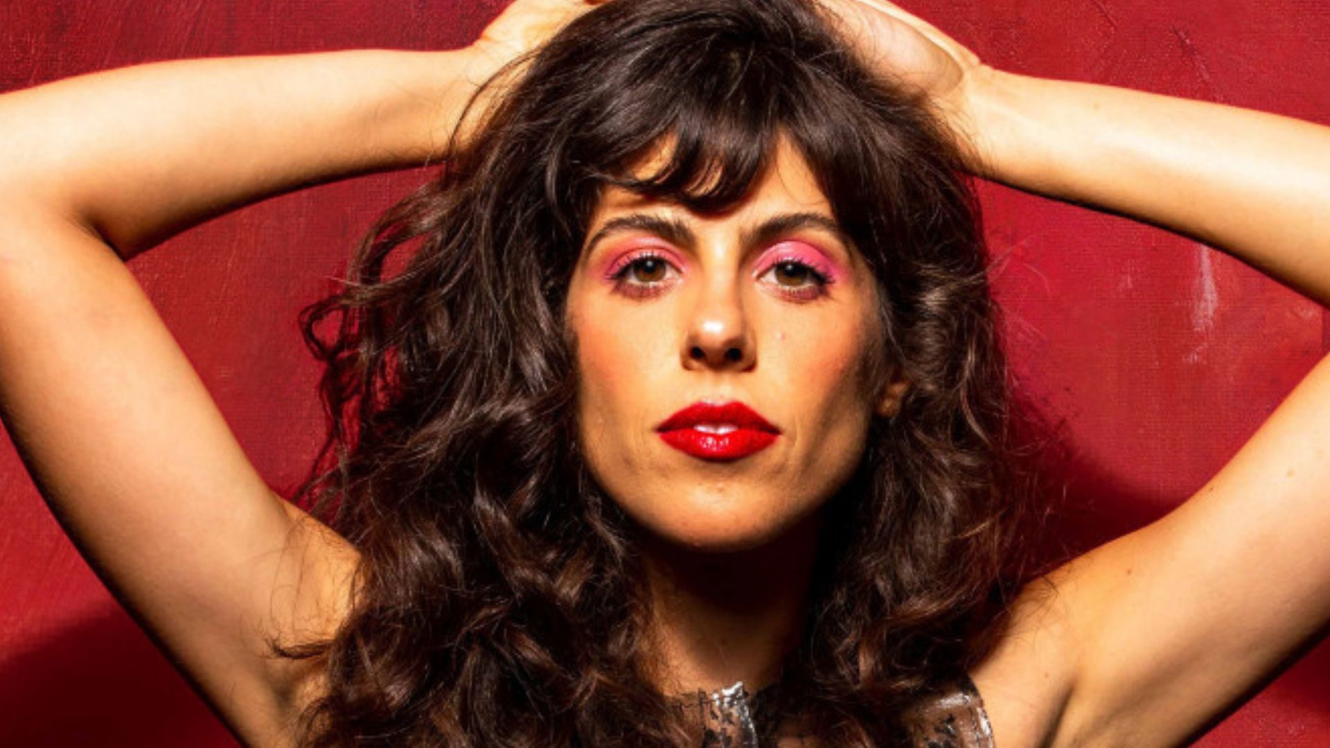 Cantora é baleada durante apresentação em Carnaval de Olinda
