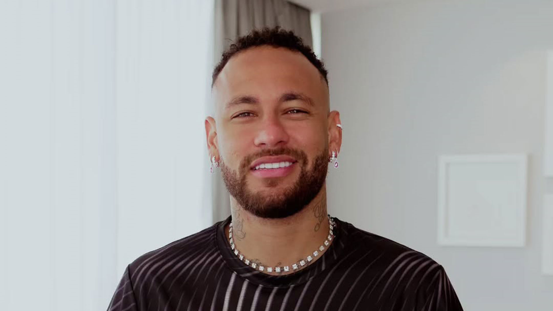 Neymar lamenta afastamento da Seleção Brasileira: ‘Faz parte’