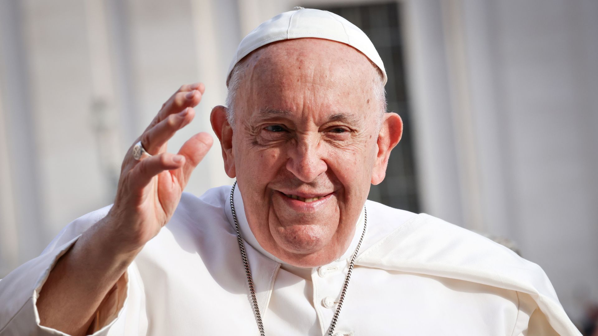 “Estável, mas complexo”, diz Vaticano sobre atual quadro clínico do Papa Francisco