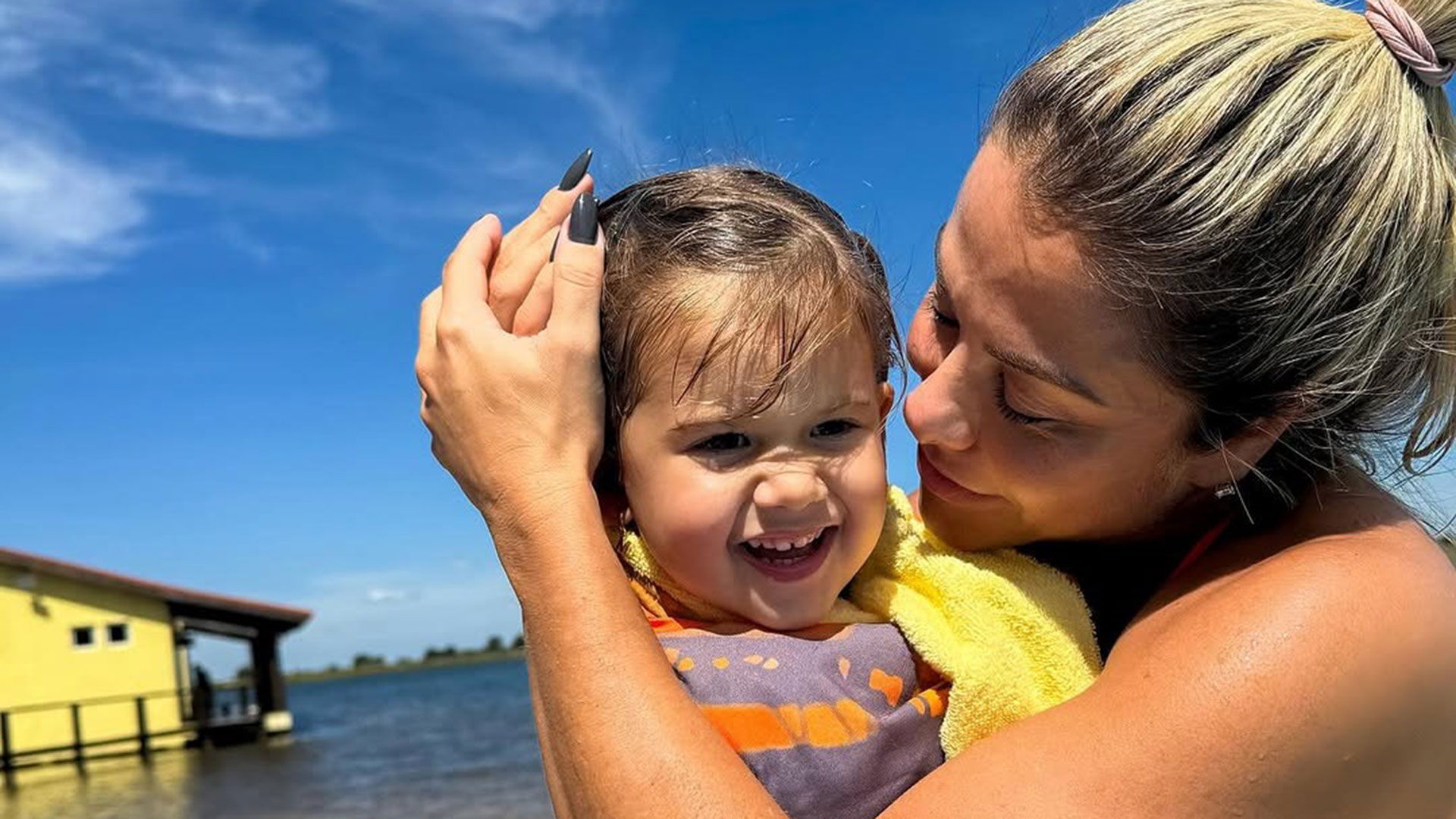 Poliana Rocha revela que Maria Alice quer ser coroinha: ‘Vou ver’