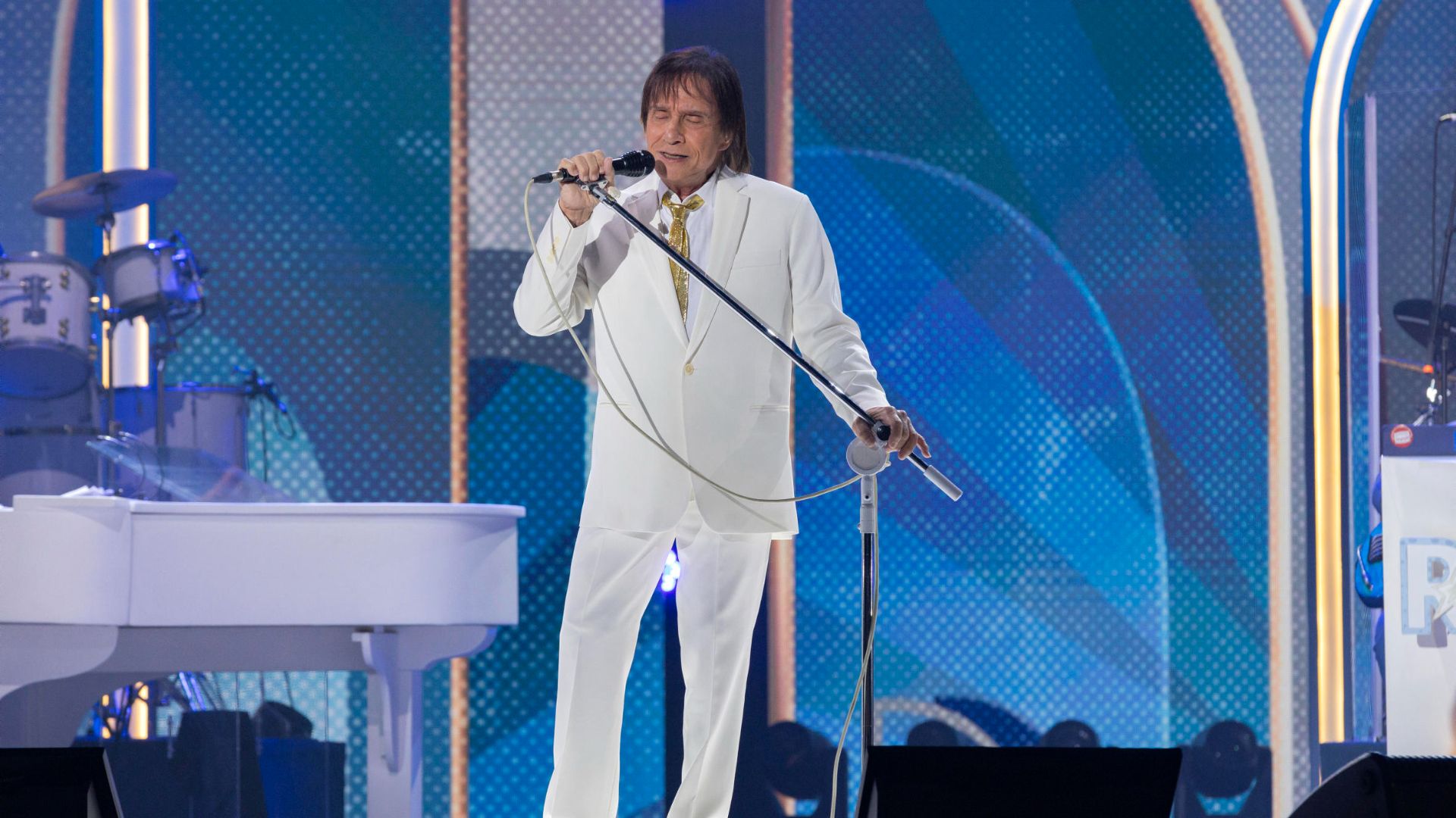 Roberto Carlos revela motivo das broncas nos shows: ‘É a idade’