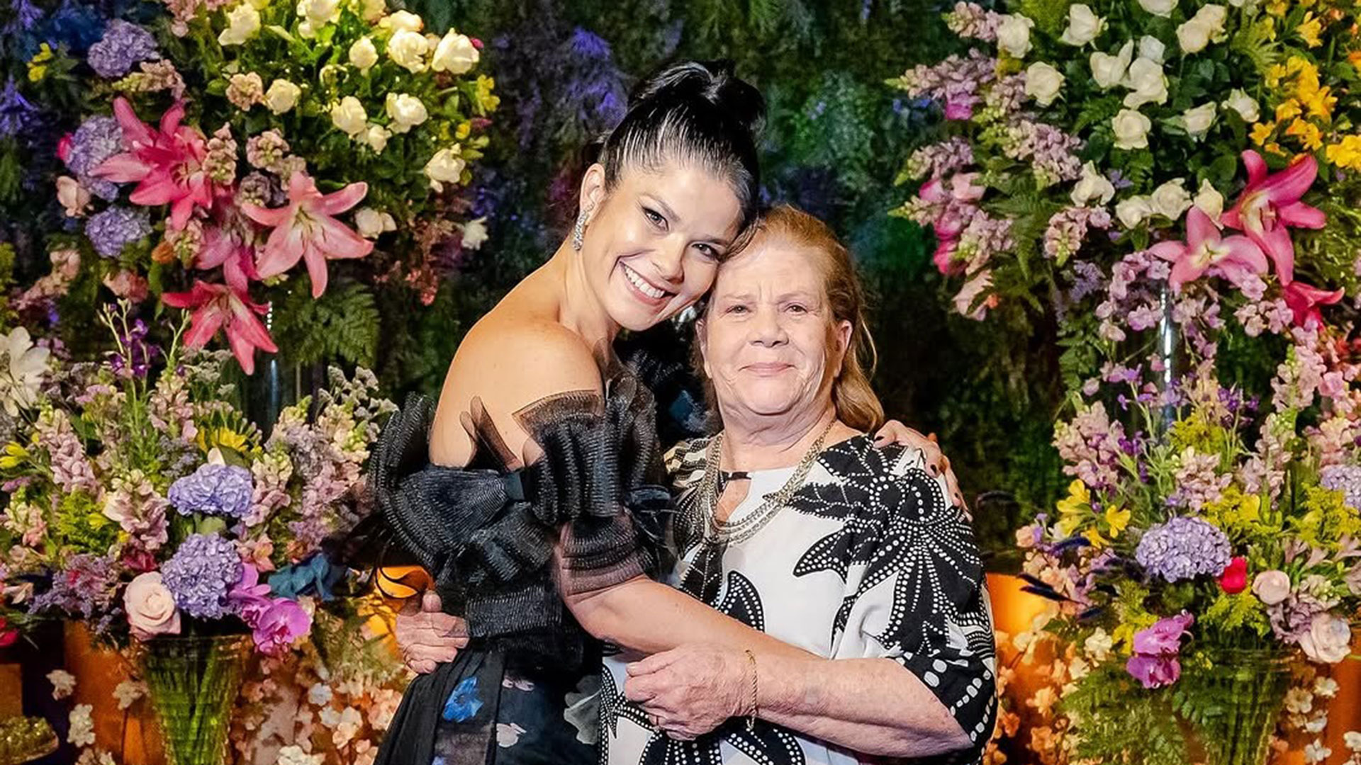 Samara Felippo passa a noite no hospital com a mãe e conta o que aconteceu