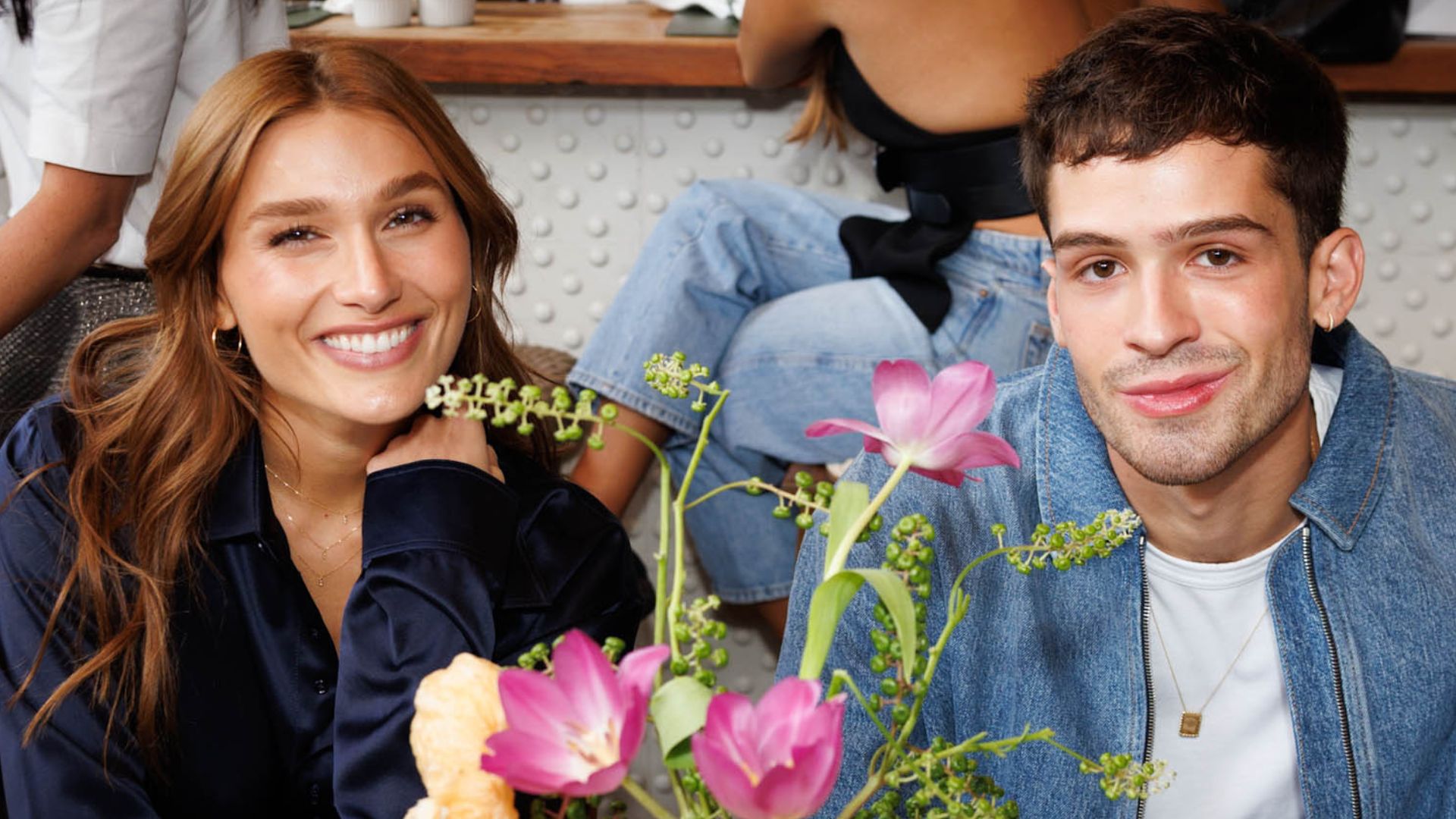 Após término com Bruna Marquezine, João Guilherme reencontra Sasha em evento