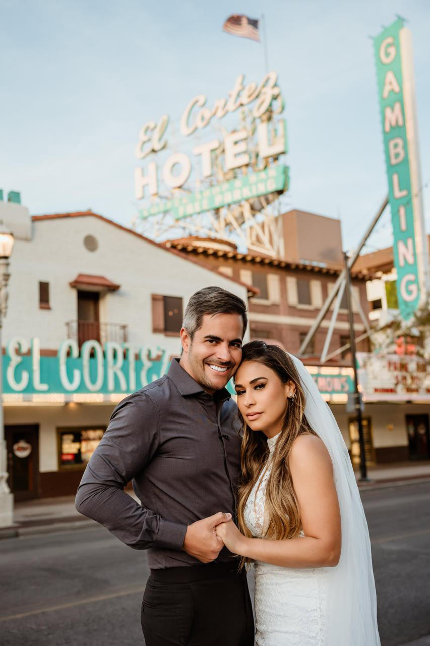 Simone Mendes e Kaká Diniz renovam os votos de casamento - Foto: @lasvegastourvip