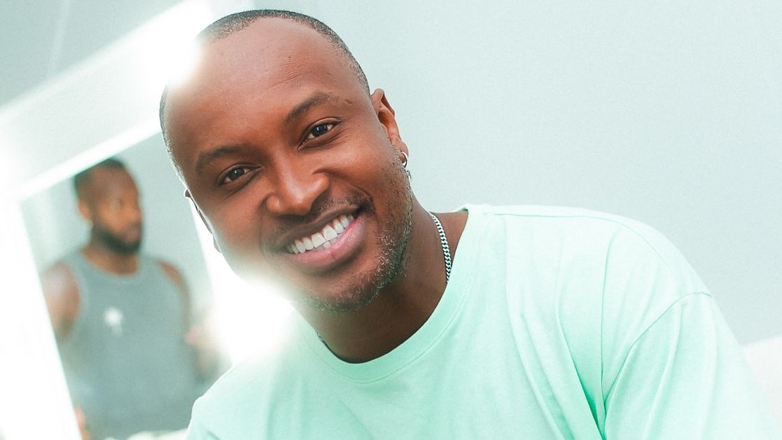 ‘Thiaguinho é merecedor de tudo o que vive’, diz Rafael Zulu sobre cantor que chega aos 42
