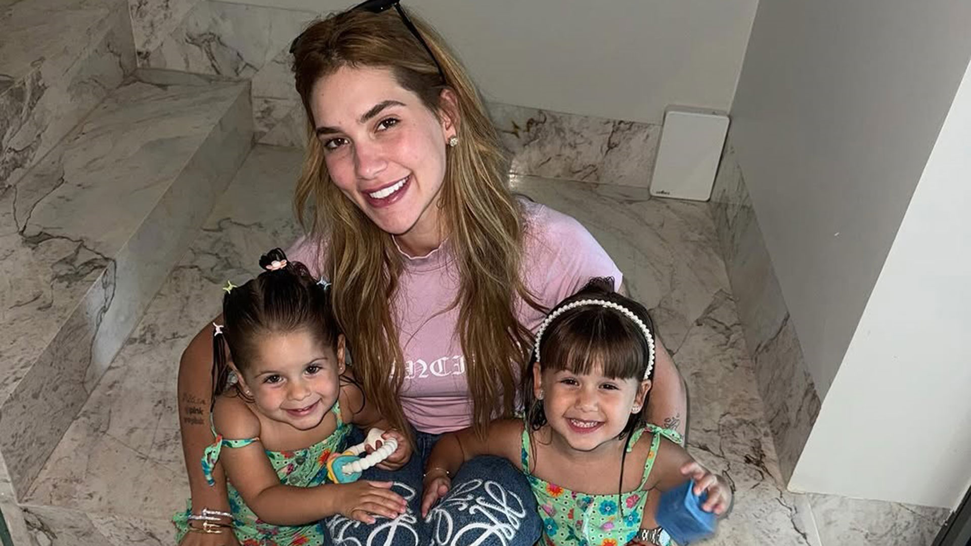 Virginia Fonseca posa com as filhas e se declara: ‘Minha melhor versão’