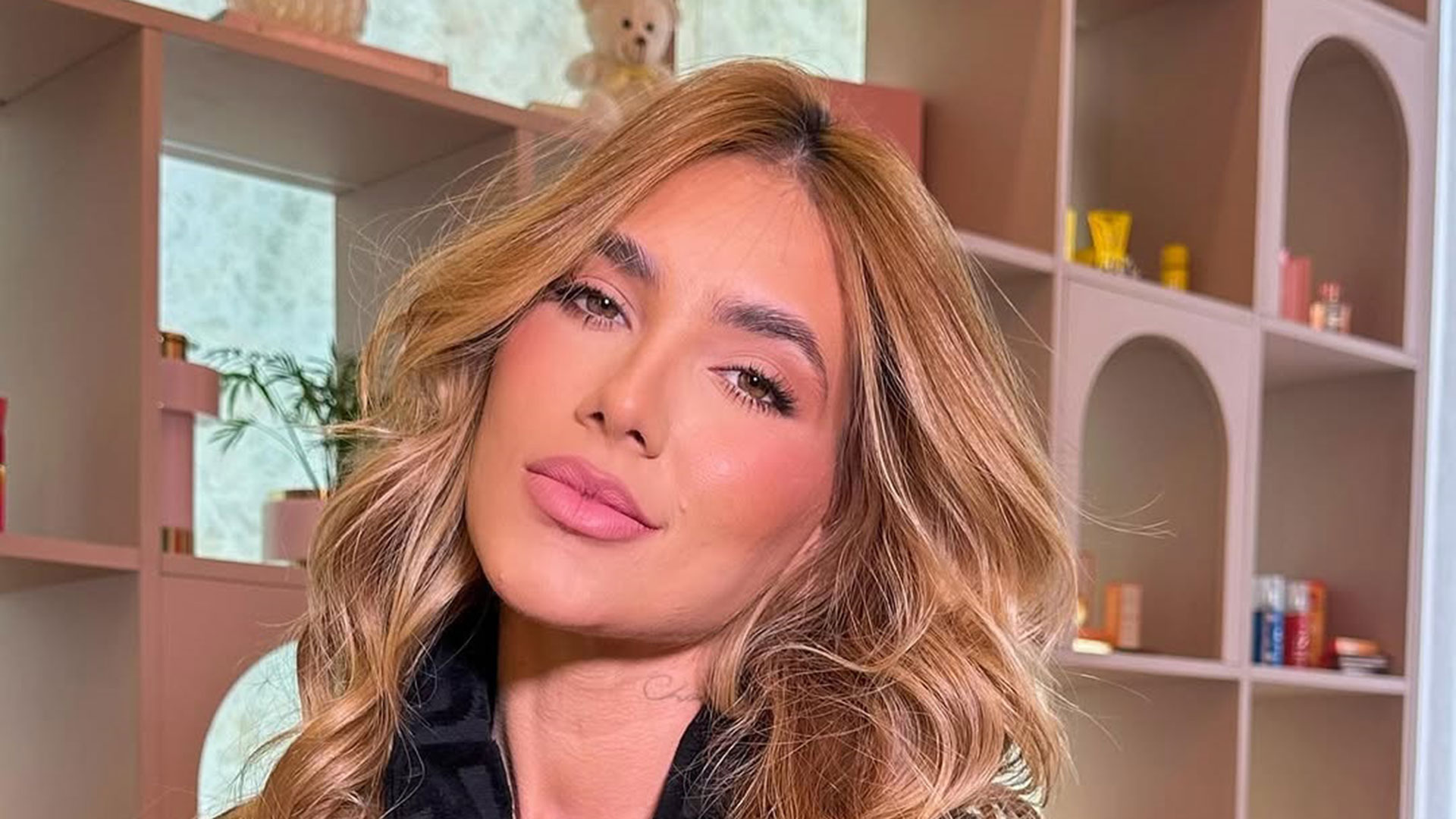 Virginia Fonseca anuncia obras em sua mansão: ‘Porta blindada’