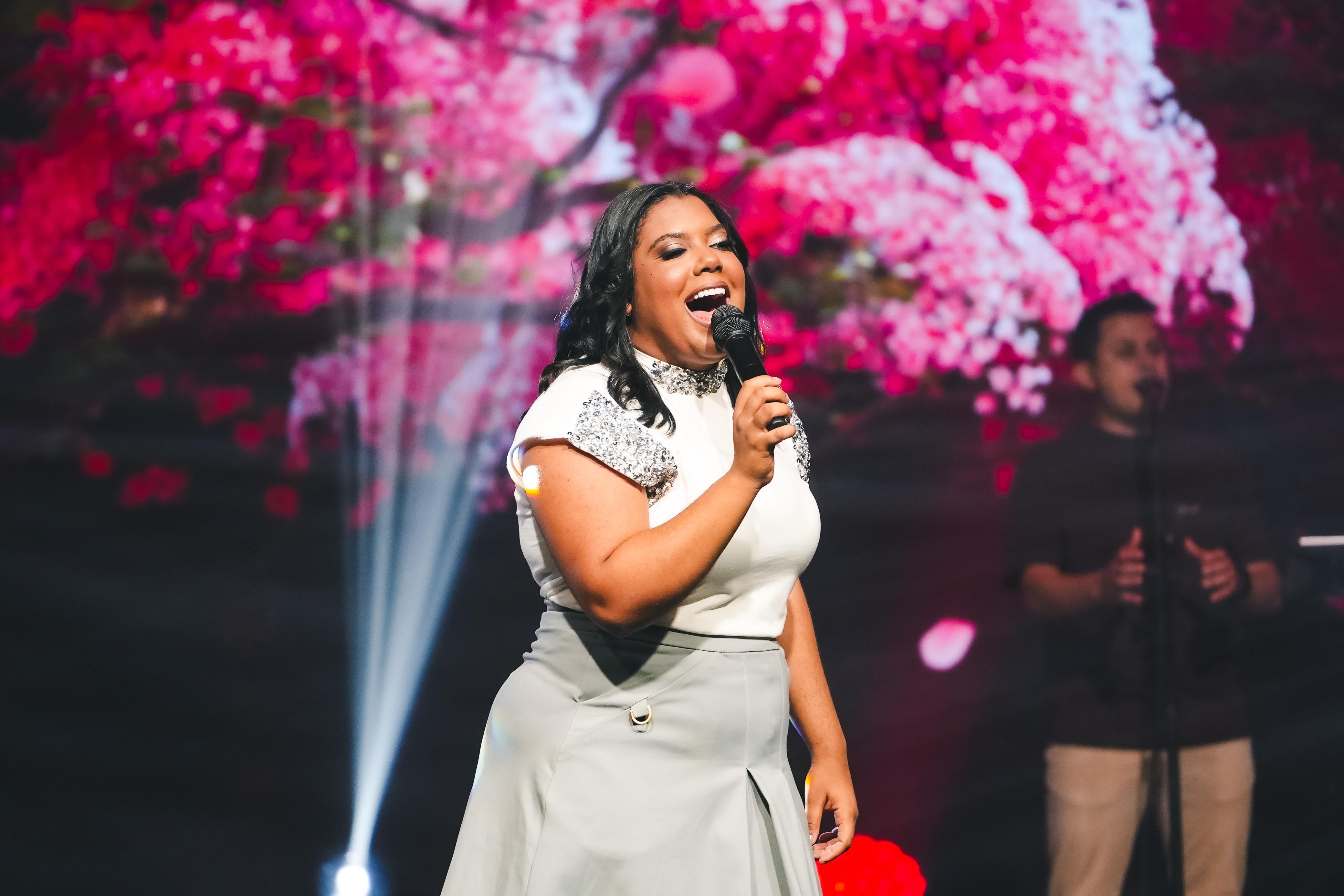 Sucesso do gospel, Sued Silva viraliza com a música ‘Reacende a Chama’