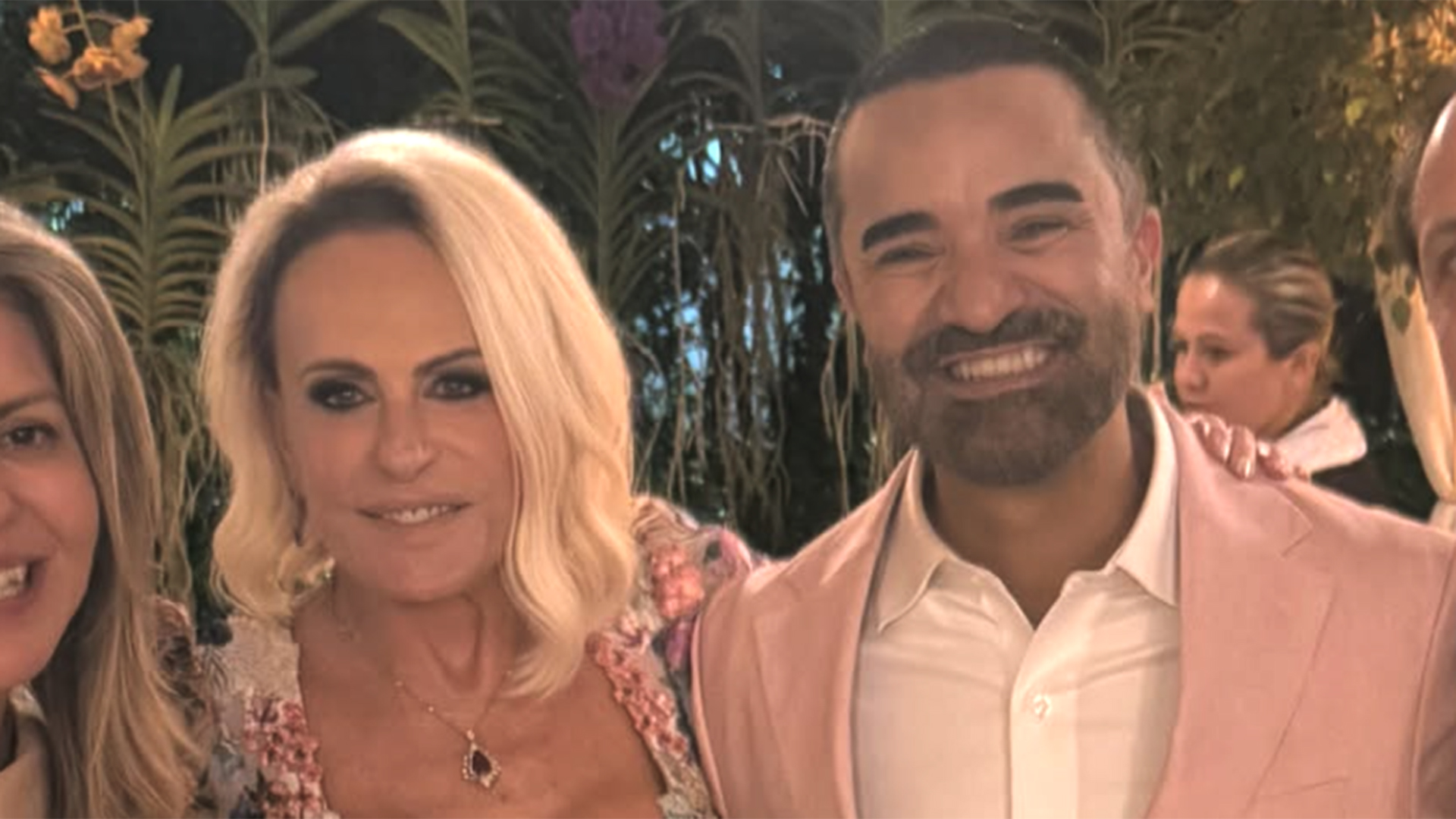 Ana Maria Braga: Veja a primeira foto do vestido de noiva da apresentadora