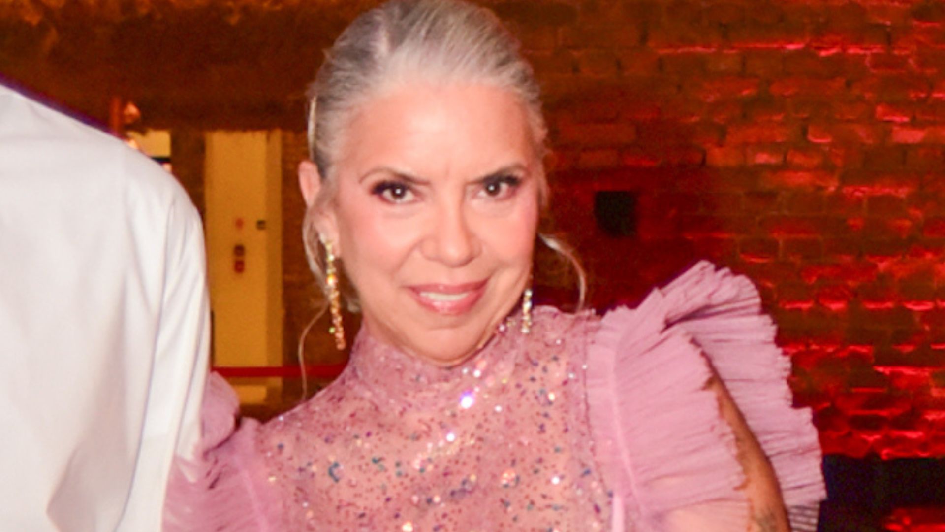Astrid Fontenelle surge com o filho de 16 anos e altura dele impressiona