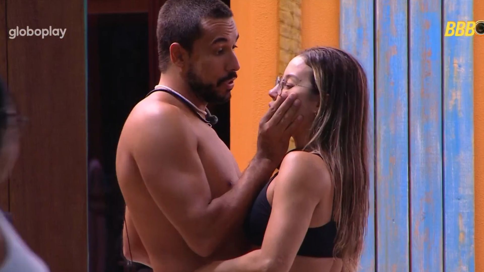 BBB 25: Especialista aponta abuso de Maike com Renata: ‘Minimizar é violência’