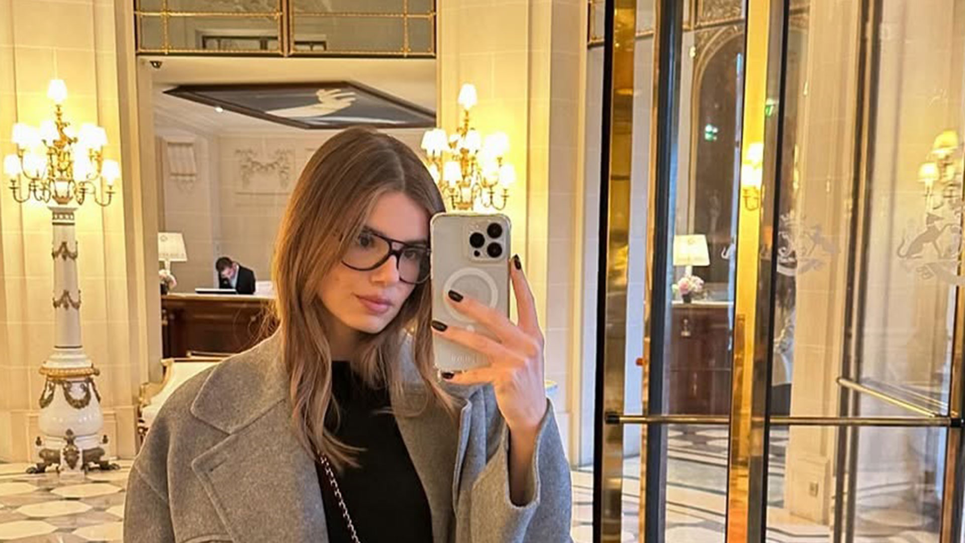 Camila Queiroz homenageia a irmã com foto rara: ‘Conte sempre comigo’