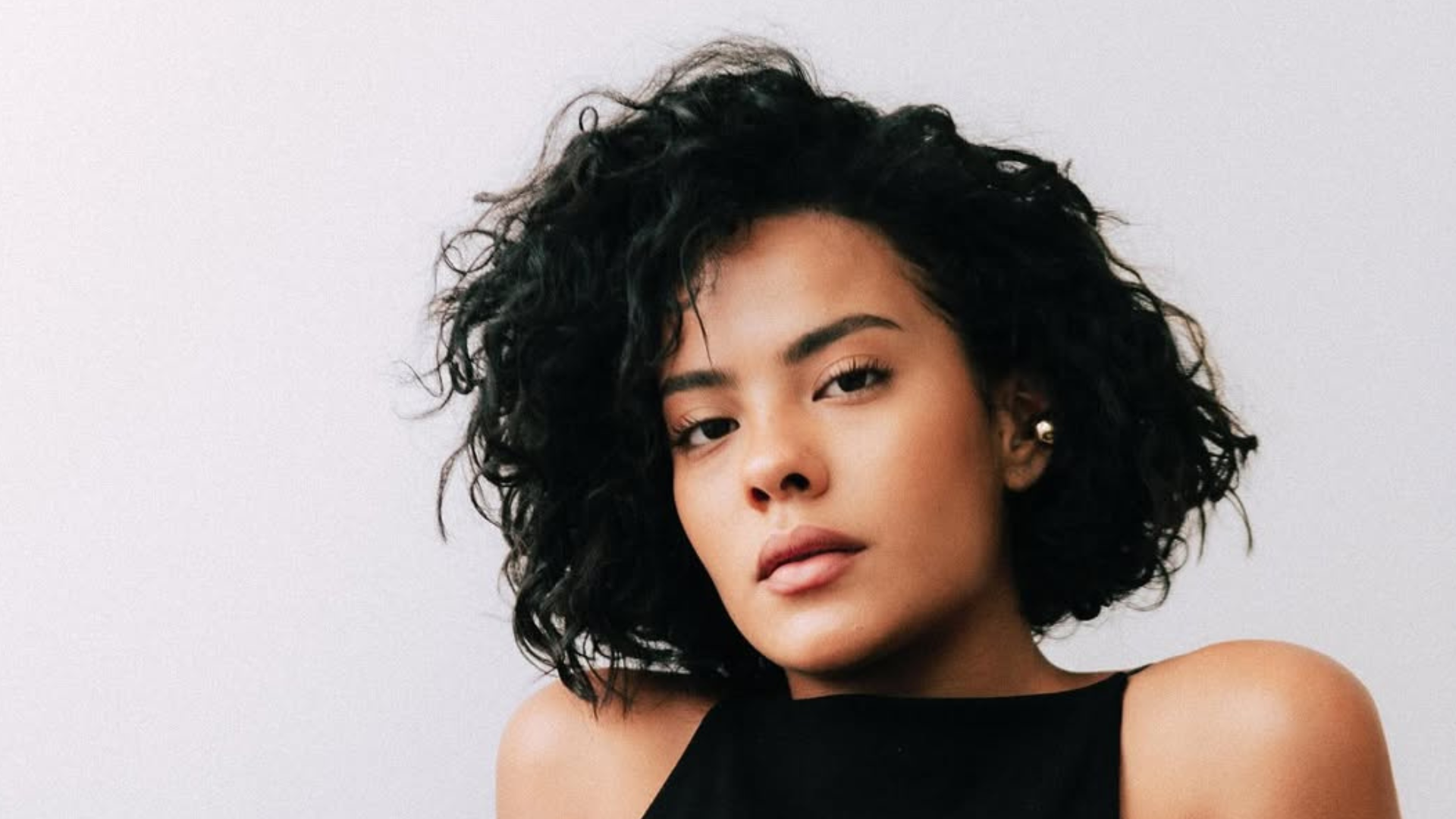 Especialista faz alerta sobre saúde mental de Bella Campos nos bastidores da Globo: ‘Vulnerável’
