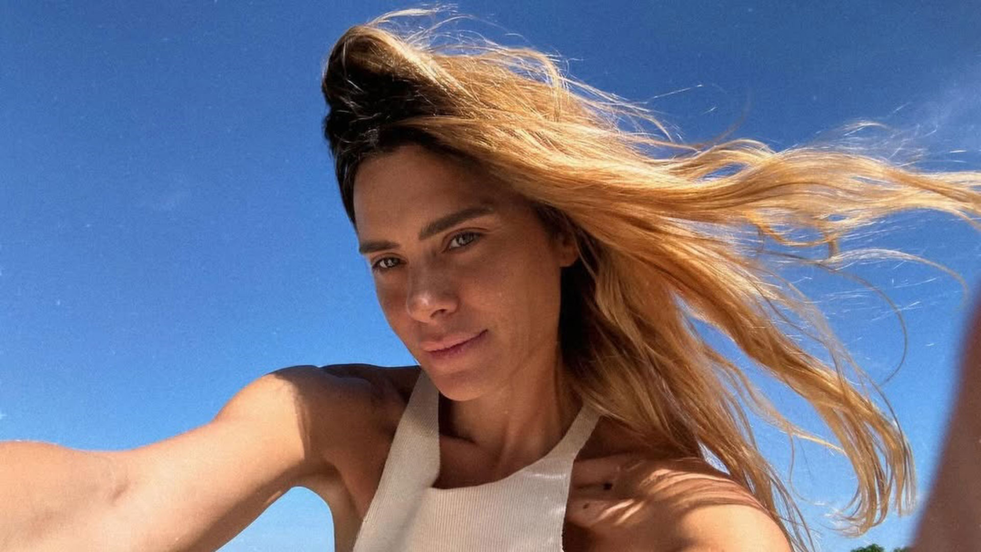Carolina Dieckmann fala sobre fofocas e manda recado aos fãs: ‘Não fale’