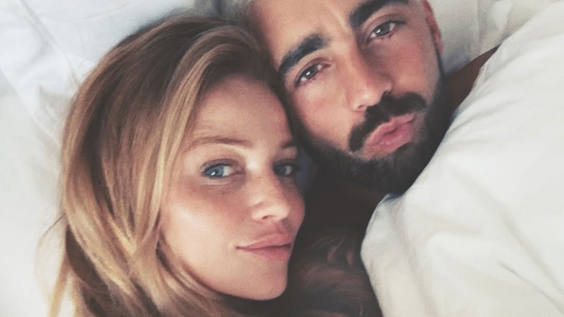 Cintia Dicker comemora quatro anos de casada com Pedro Scooby