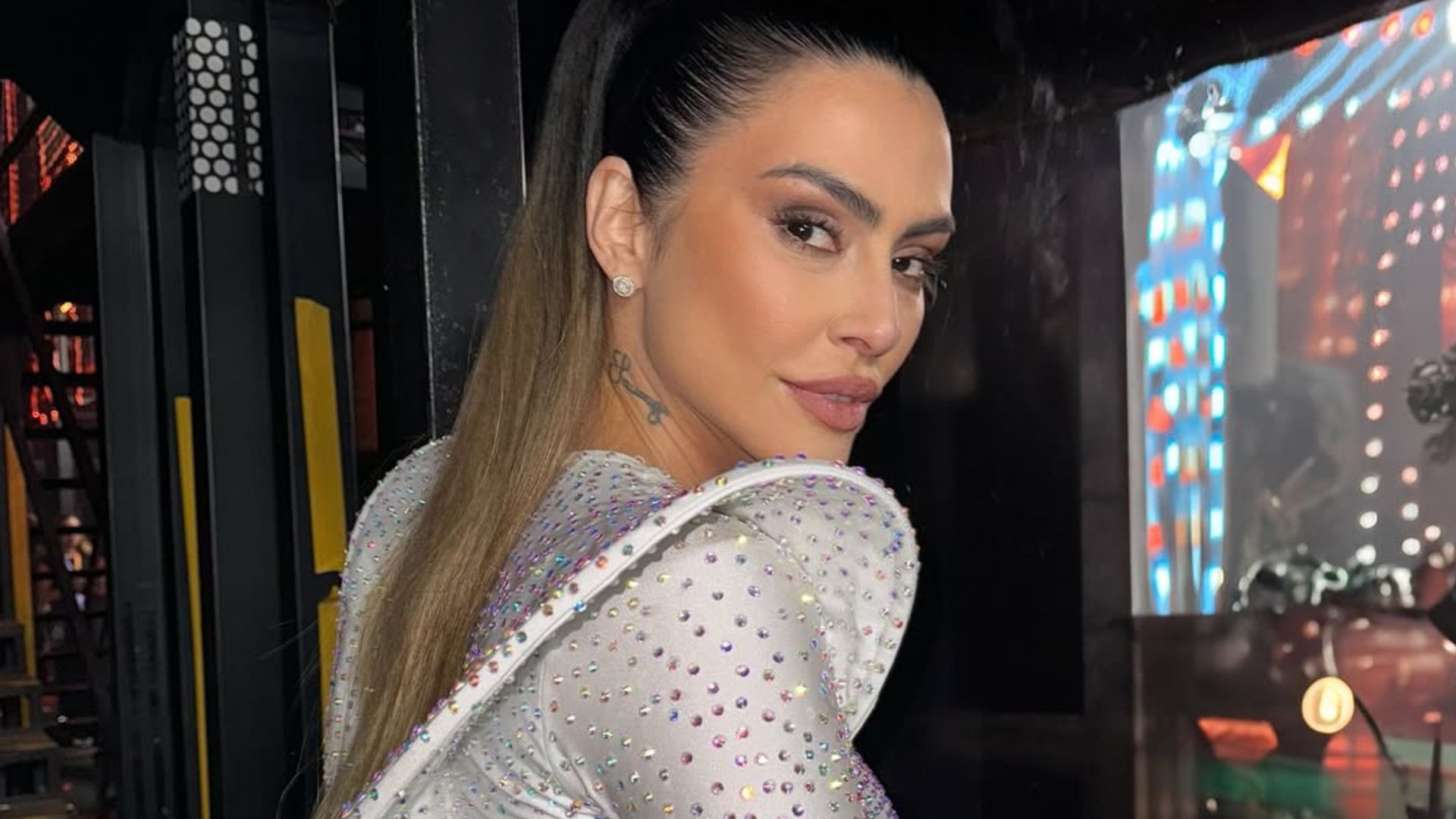 Após ter ingressos esgotados, Cleo revela motivo do cancelamento de show