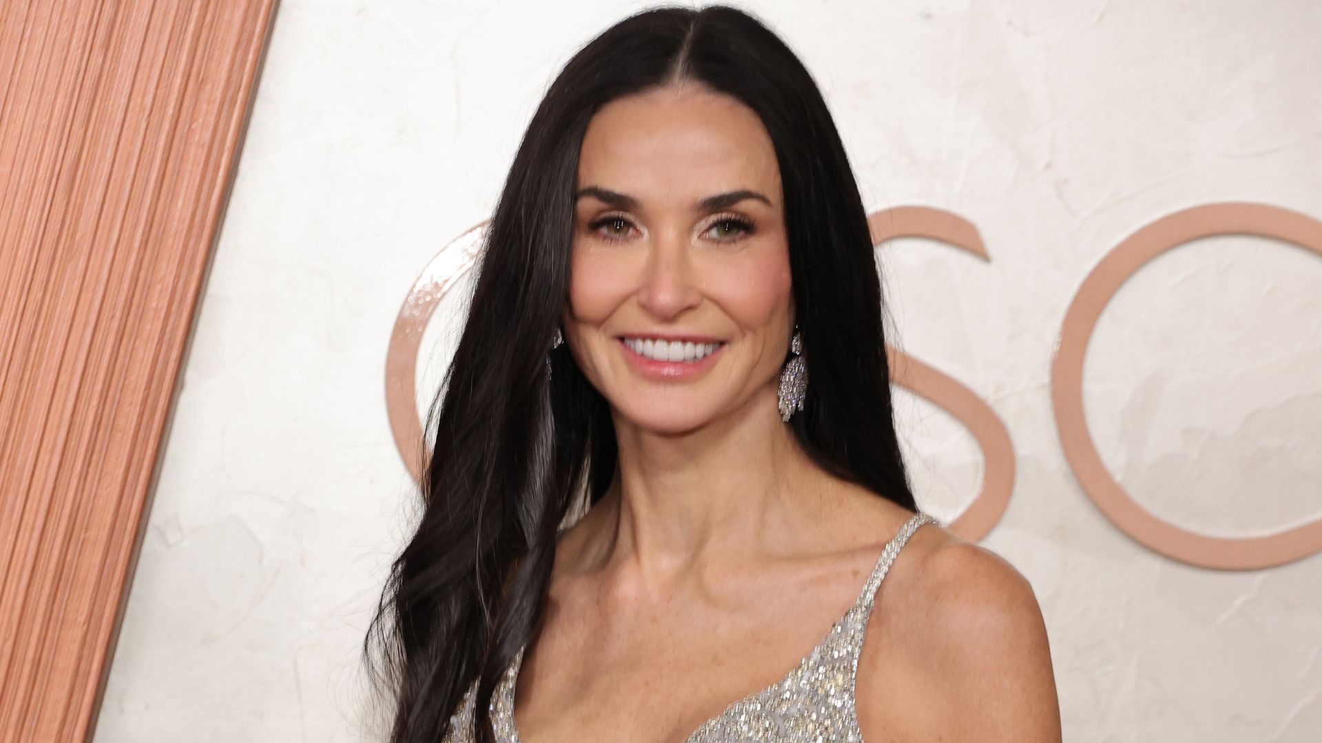 Demi Moore revela métodos rigorosos para perder peso: “Estava me punindo”