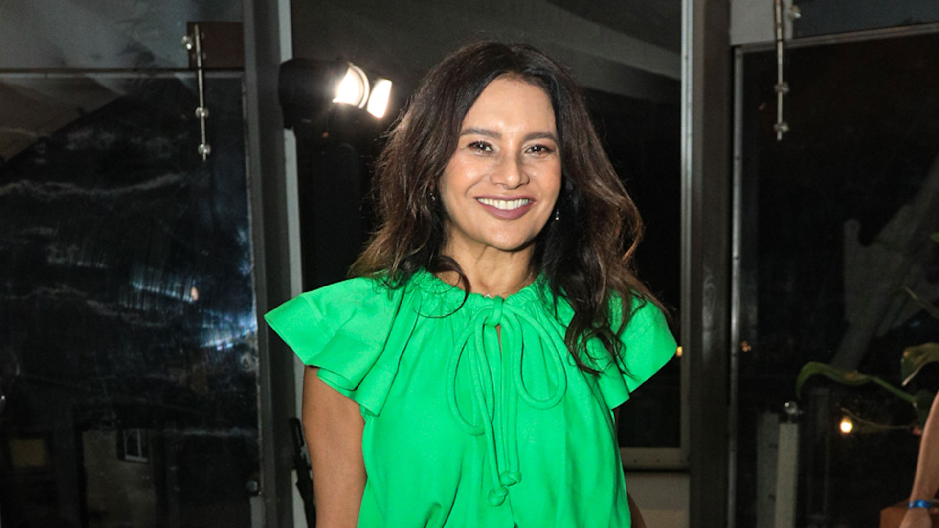 Dira Paes marca presença com filho em evento e semelhança impressiona. Veja!