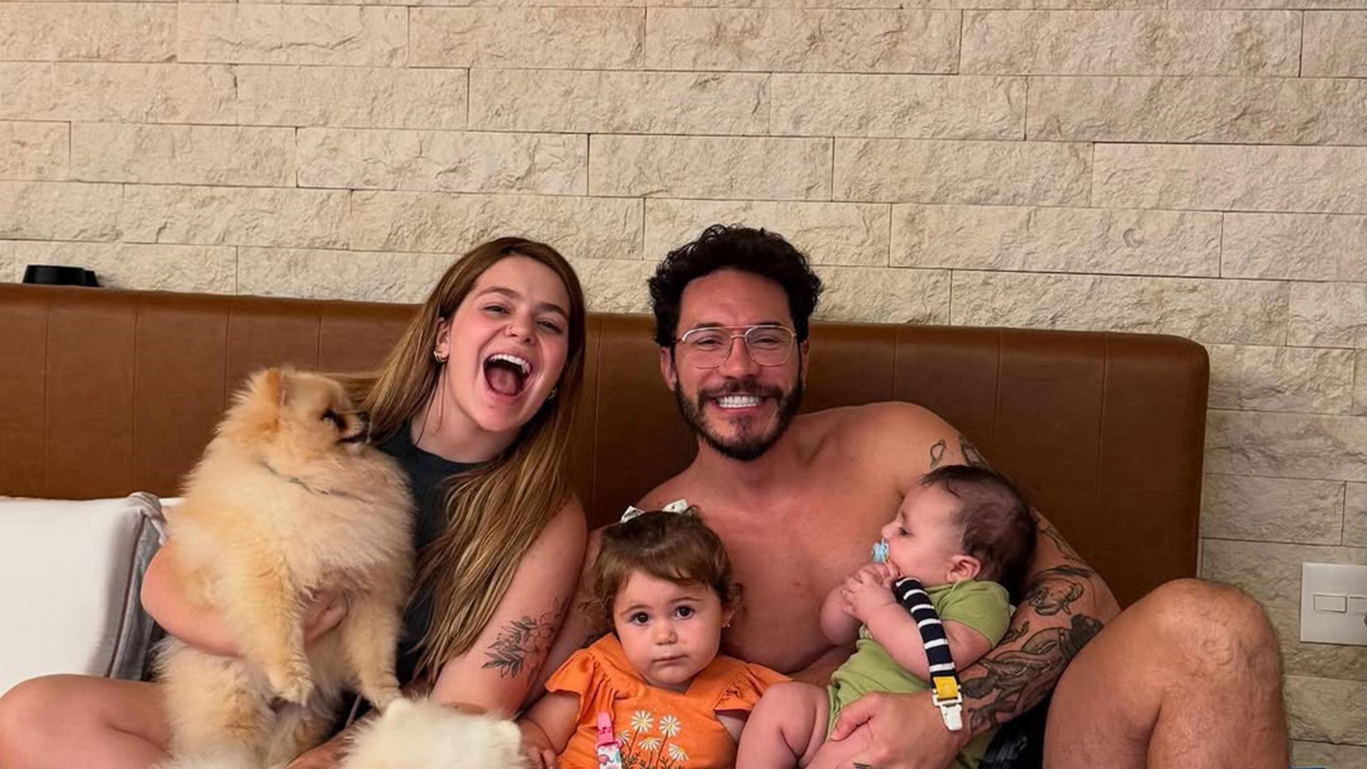 Eliezer revela medo dos brinquedos da filha: ‘Susto’