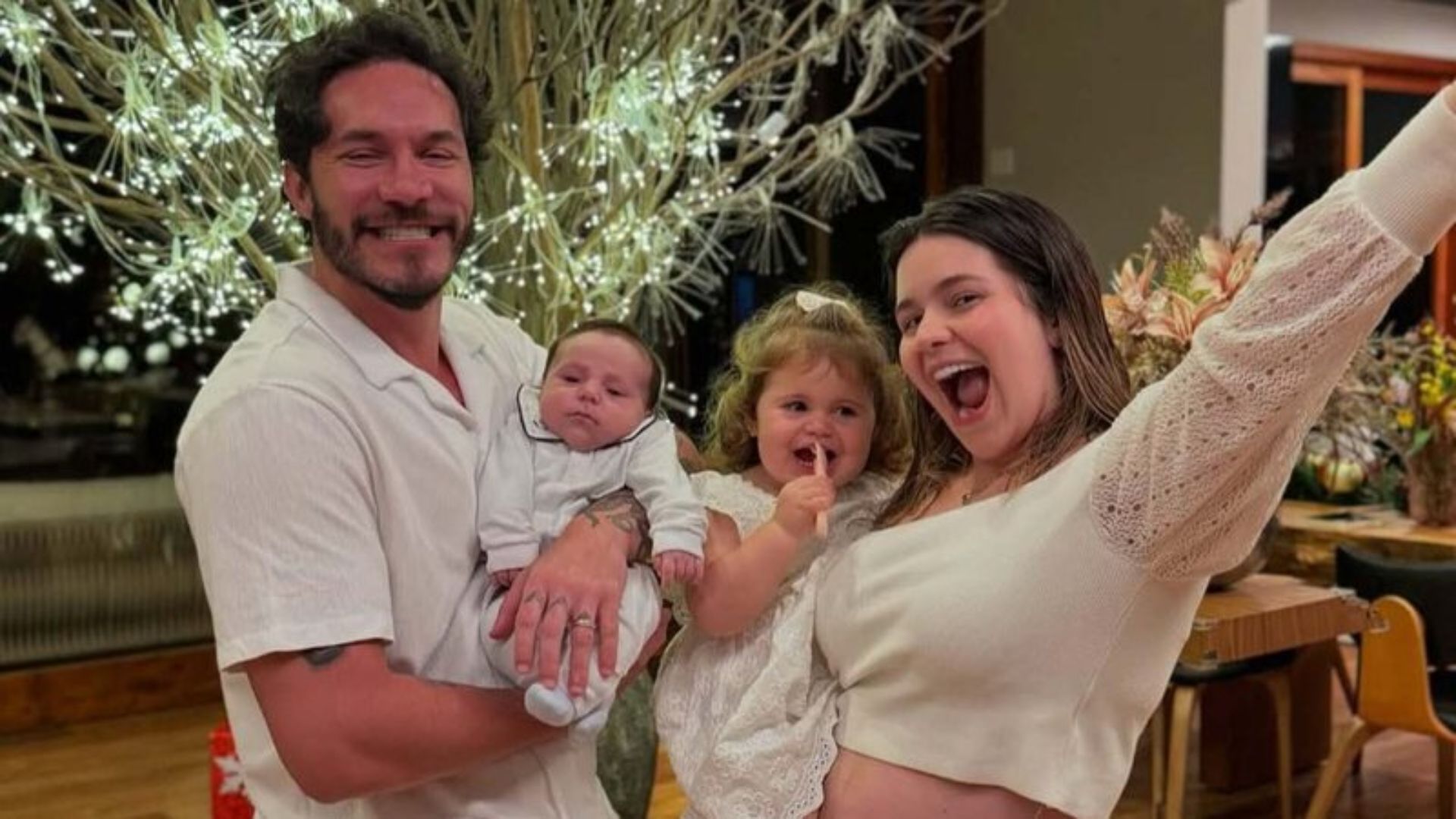 Eliezer volta pra casa após cumprir missão religiosa pela saúde do filho