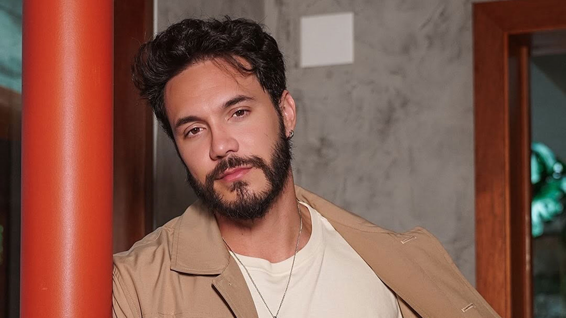 Eliezer mostra antes e depois do corpo: ‘Não é milagre’