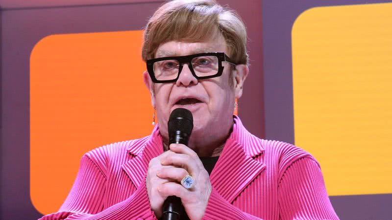 Médico faz alerta sobre cegueira de Elton John: ‘Não subestime os sintomas’