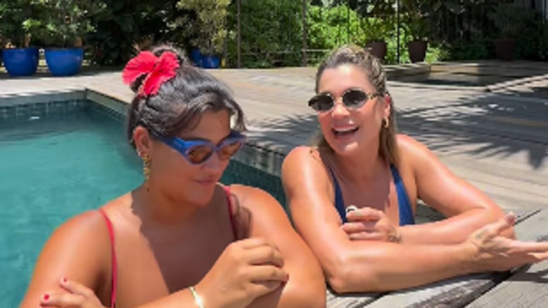Flávia Alessandra comenta sobre autoestima em bate papo com a filha