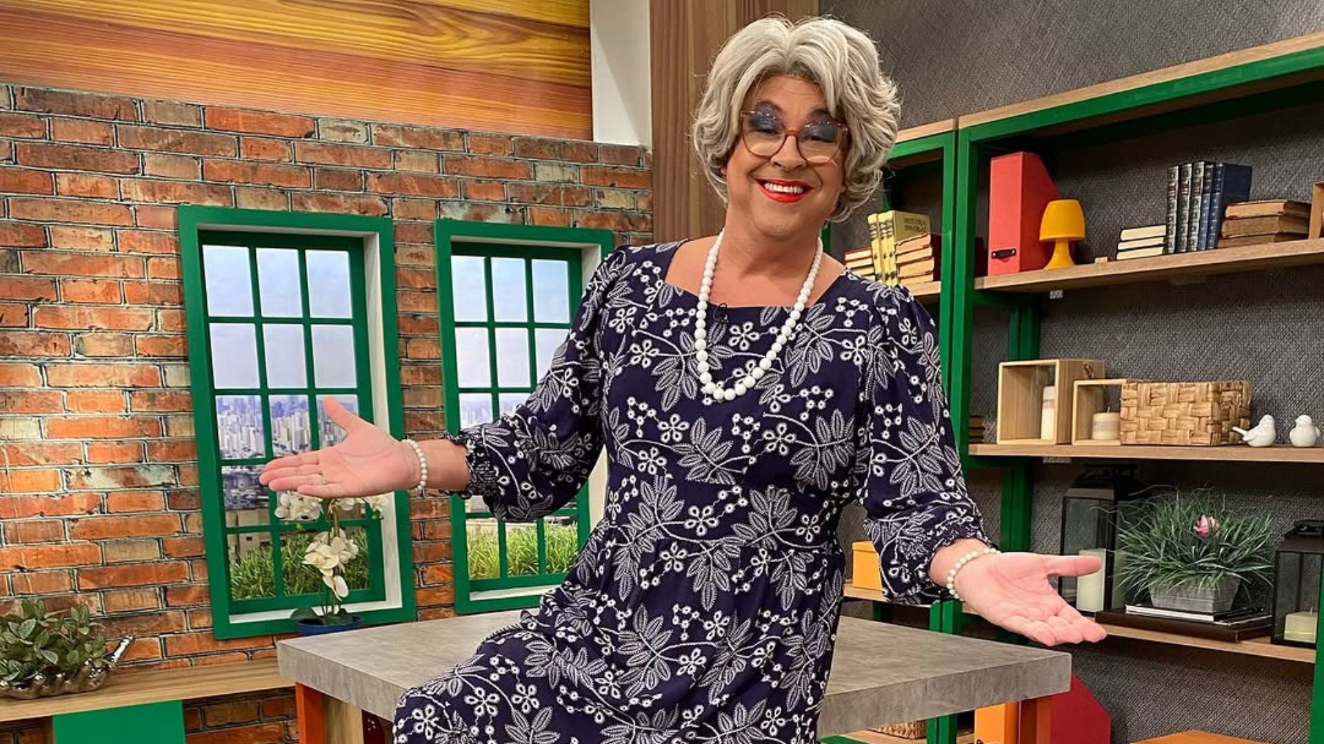 Guilherme Uzeda, o intérprete da Tia do programa ‘Mulheres’, se despede da TV Gazeta, diz colunista