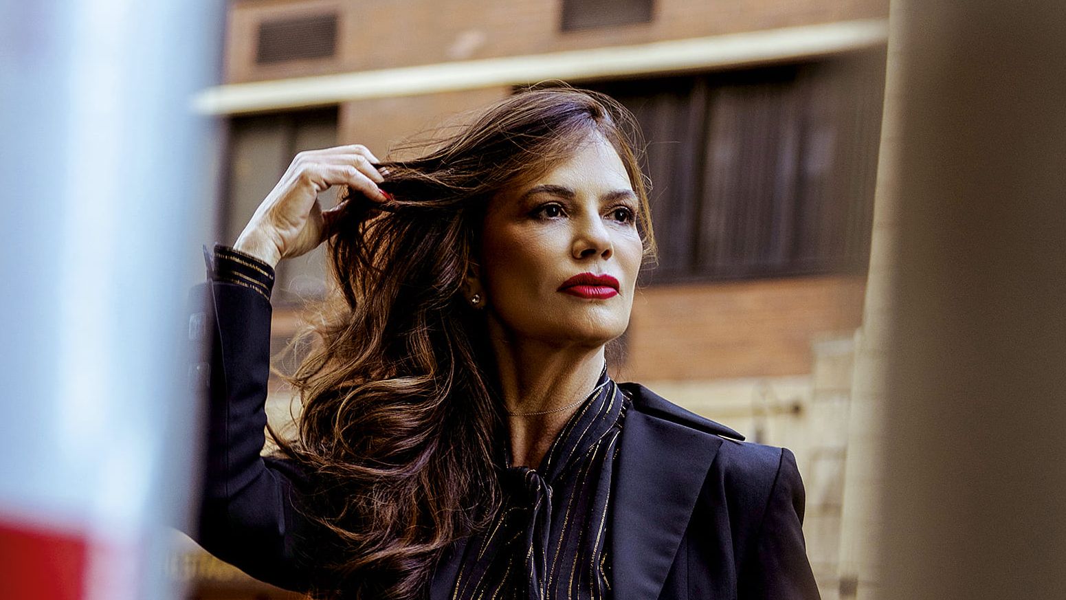 Luiza Brunet revela inspiração na família para lidar com críticas: ‘Se orgulhar’