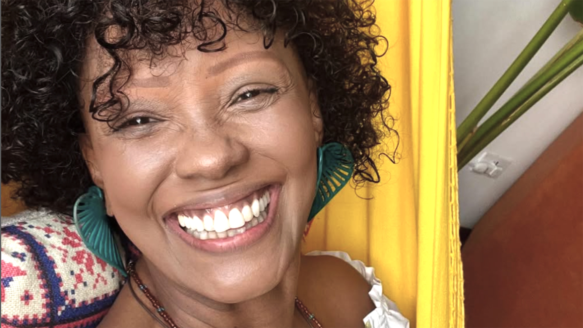 Isabel Fillardis reage aos rumores de brigas em novelas: ‘Super natural’